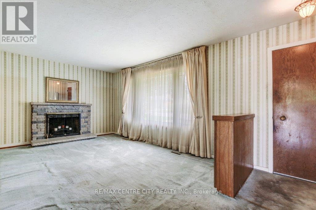 294 Burlington Crescent, London South (South J), Ontario  N5Z 3G5 - Photo 5 - X12209724