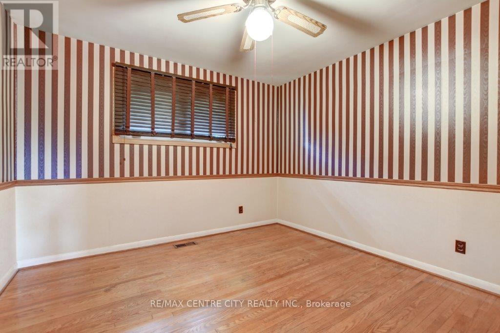 294 Burlington Crescent, London South (South J), Ontario  N5Z 3G5 - Photo 8 - X12209724