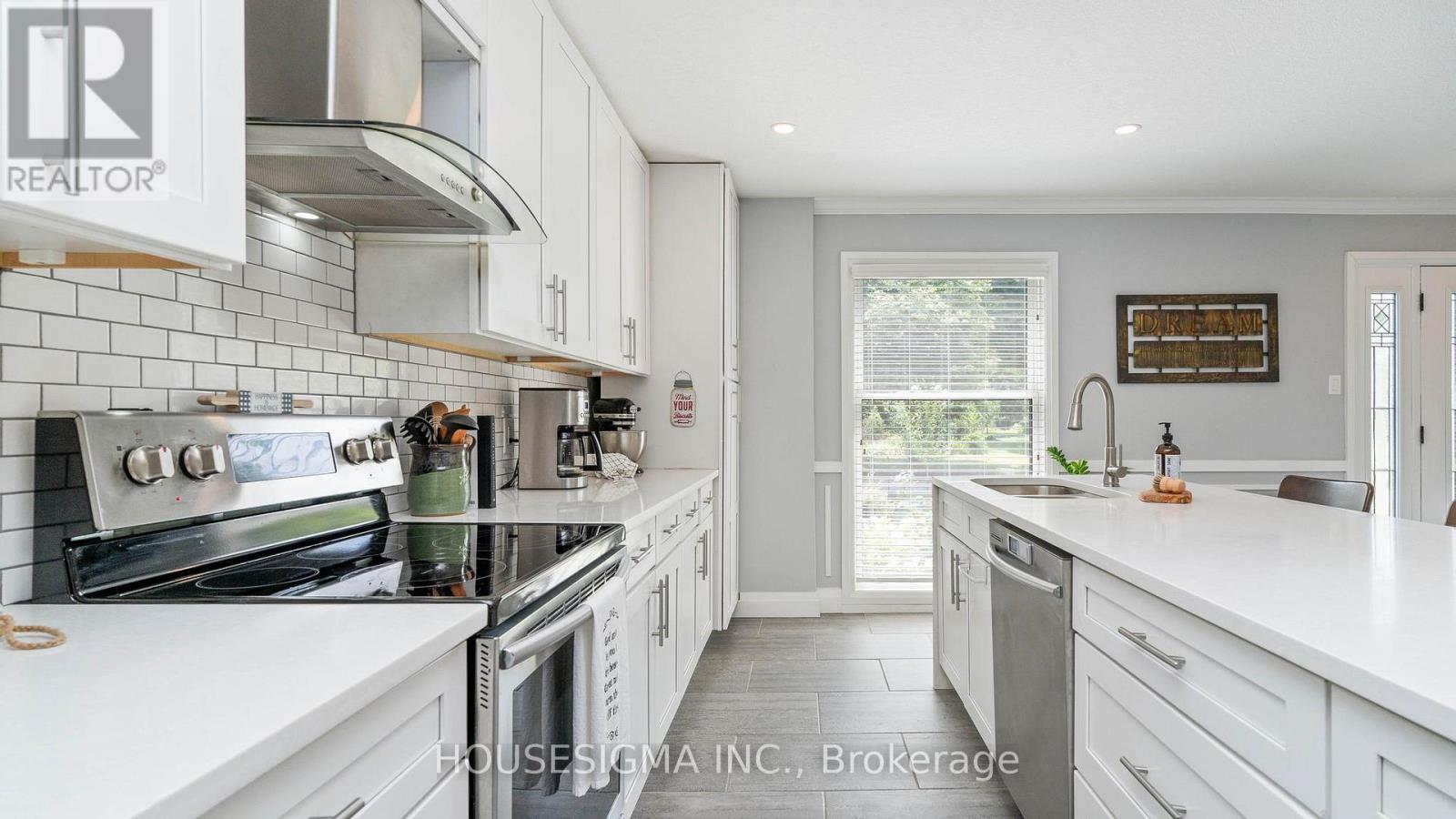 17 Hunt Village Crescent, London North (North L), Ontario  N6H 4A2 - Photo 15 - X12209747
