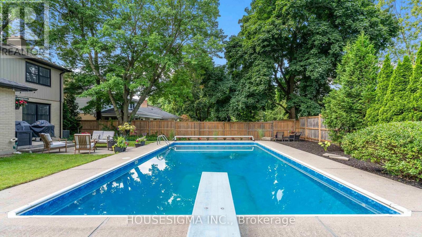 17 Hunt Village Crescent, London North (North L), Ontario  N6H 4A2 - Photo 35 - X12209747