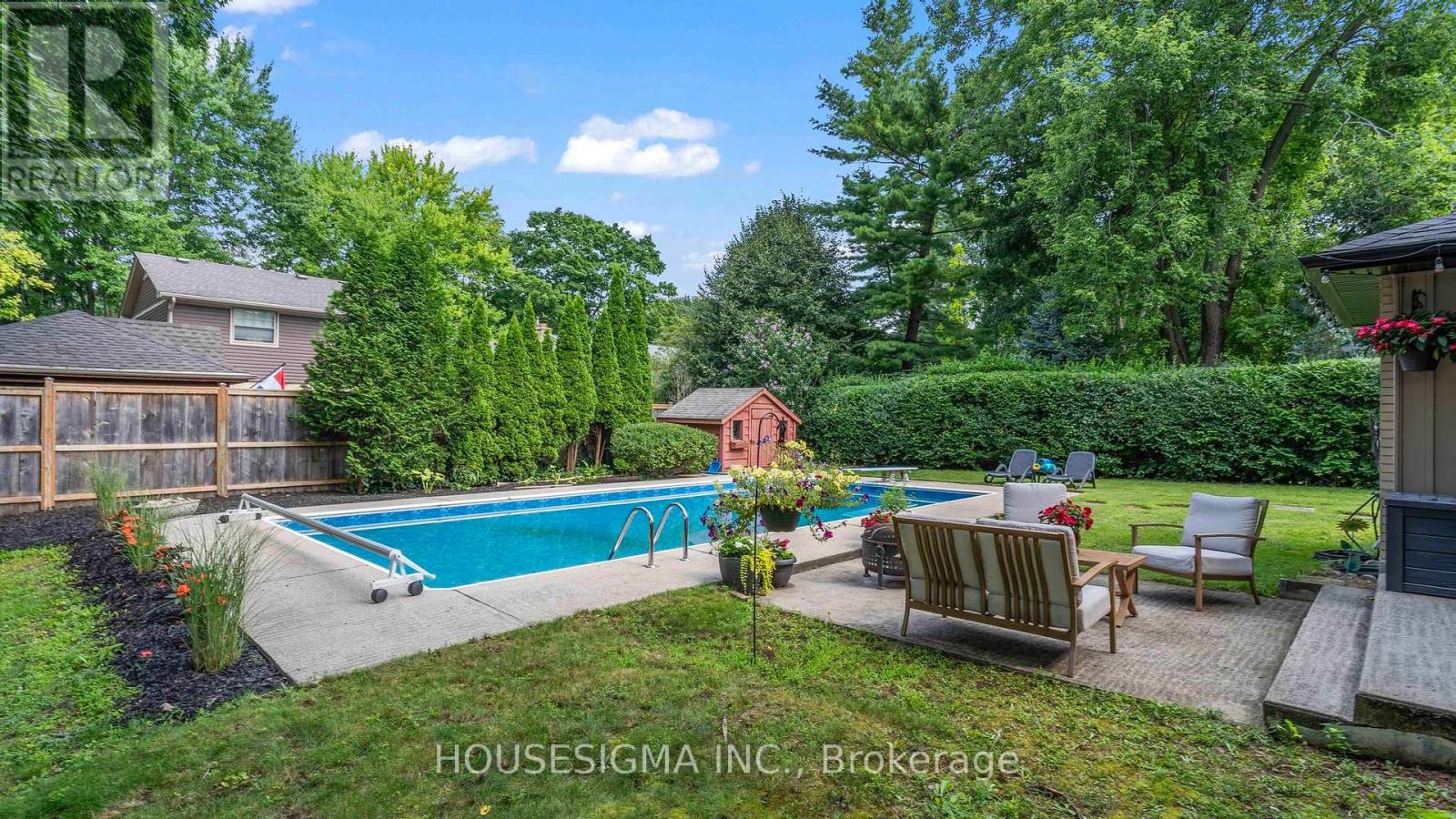 17 Hunt Village Crescent, London North (North L), Ontario  N6H 4A2 - Photo 38 - X12209747