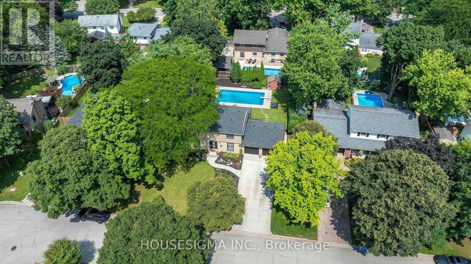 17 Hunt Village Crescent, London North (North L), Ontario  N6H 4A2 - Photo 43 - X12209747
