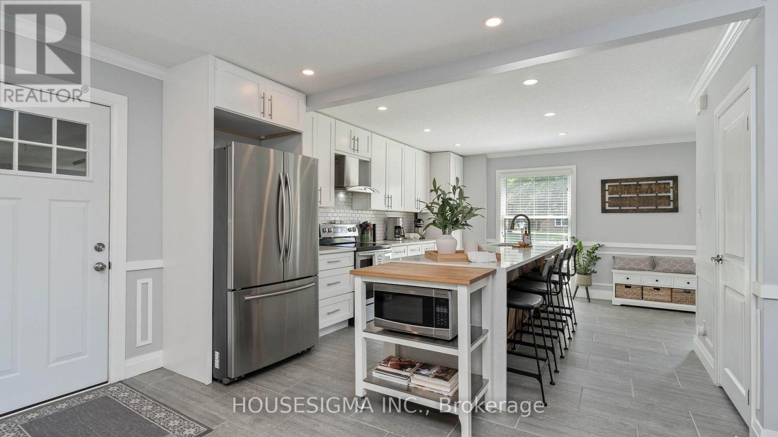 17 Hunt Village Crescent, London North (North L), Ontario  N6H 4A2 - Photo 9 - X12209747