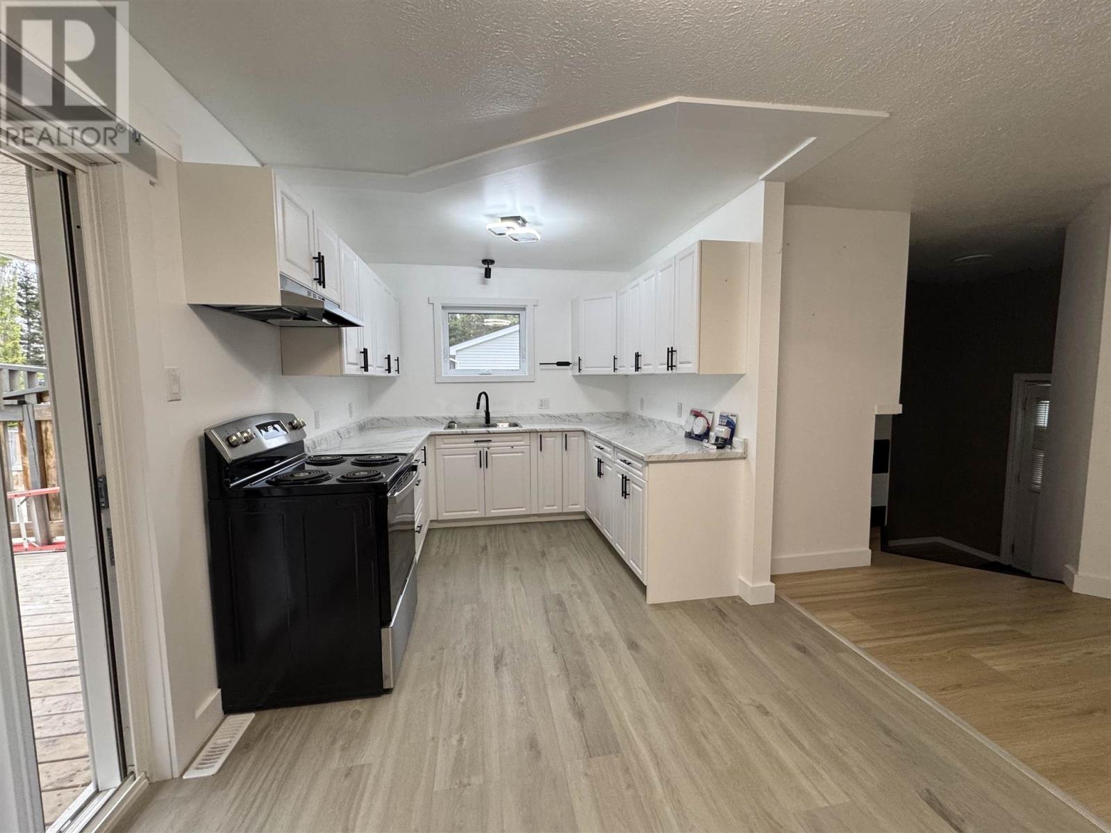 58 Hemlo Drive, Marathon, Ontario  P0T 2E0 - Photo 5 - TB251472