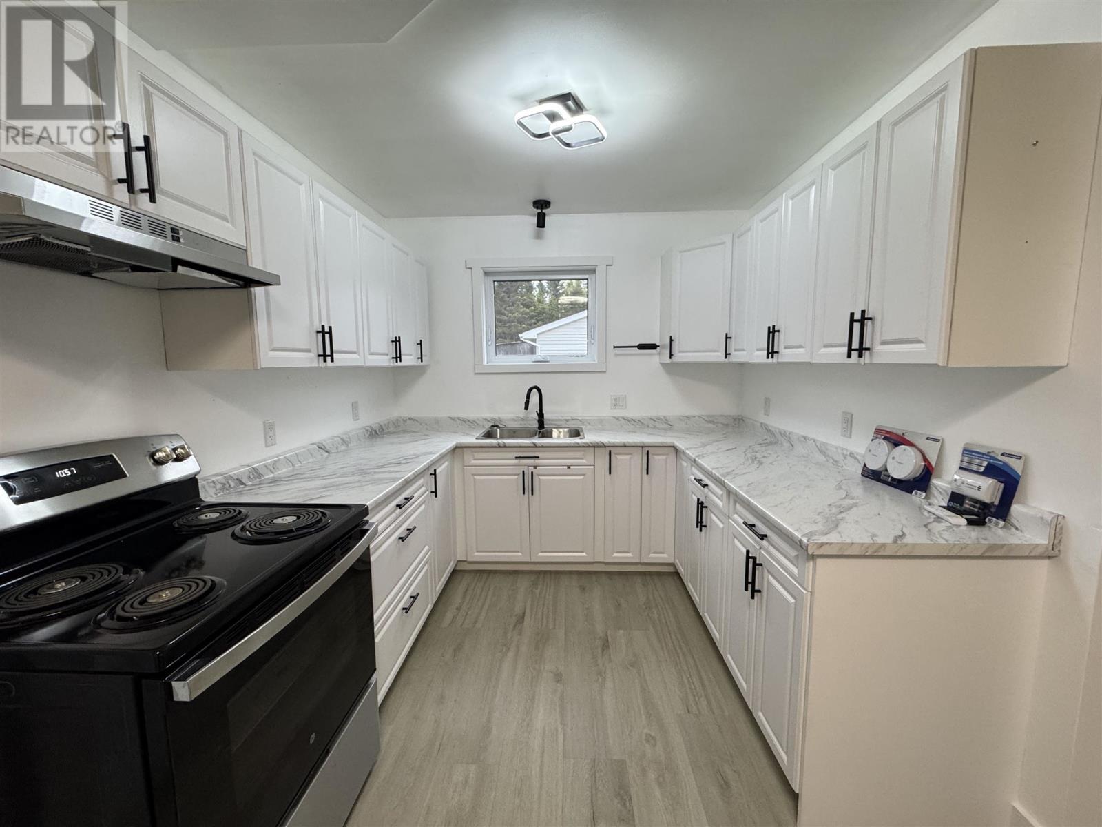 58 Hemlo Drive, Marathon, Ontario  P0T 2E0 - Photo 7 - TB251472