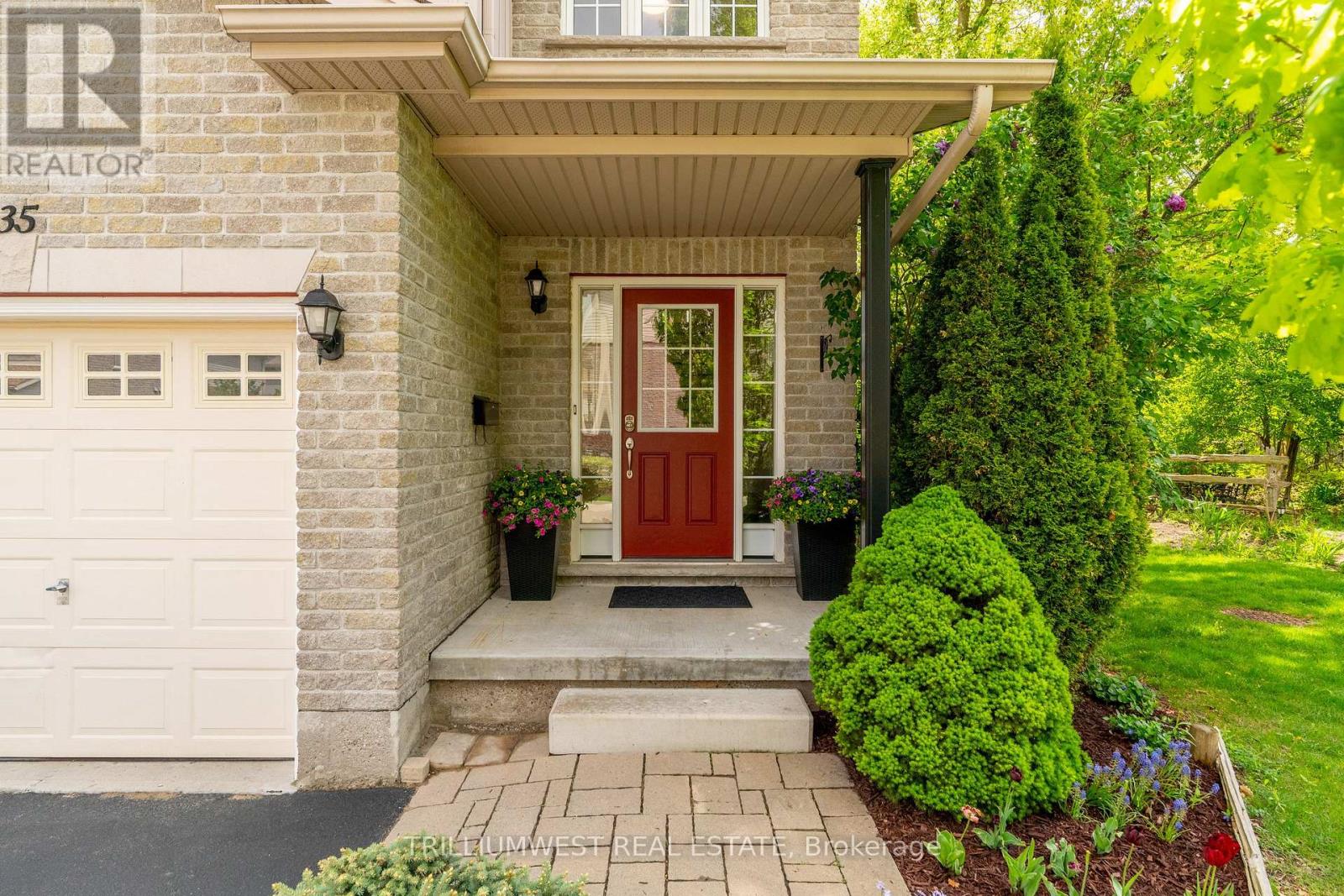 35 - 105 Pinnacle Drive, Kitchener, Ontario  N2P 1B8 - Photo 3 - X12166780