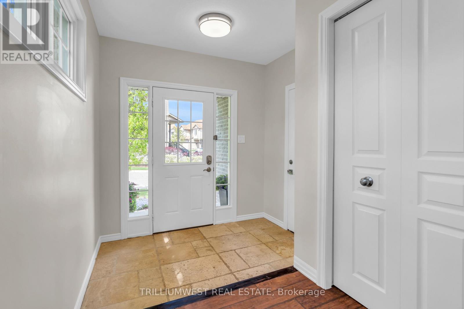35 - 105 Pinnacle Drive, Kitchener, Ontario  N2P 1B8 - Photo 4 - X12166780