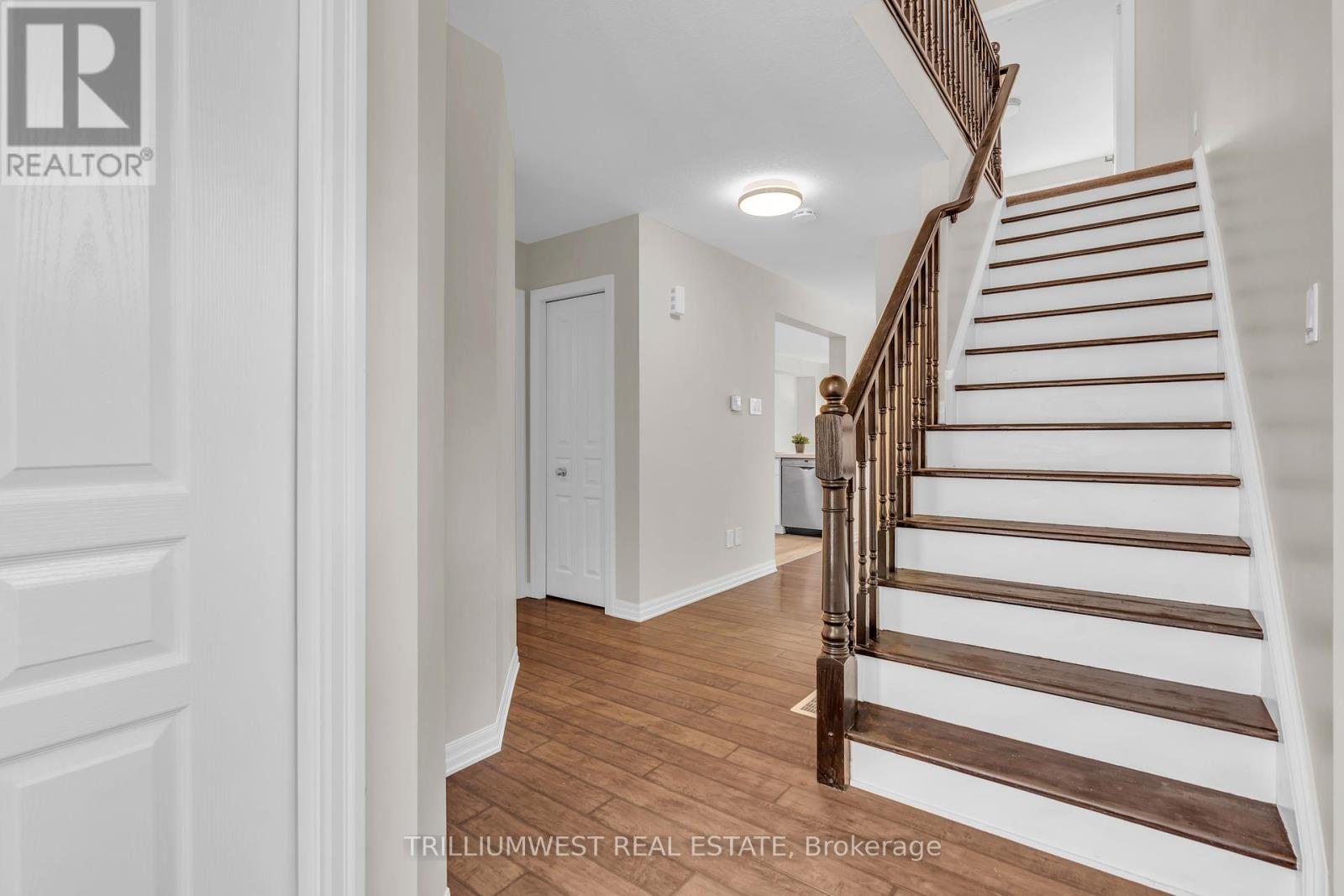 35 - 105 Pinnacle Drive, Kitchener, Ontario  N2P 1B8 - Photo 5 - X12166780