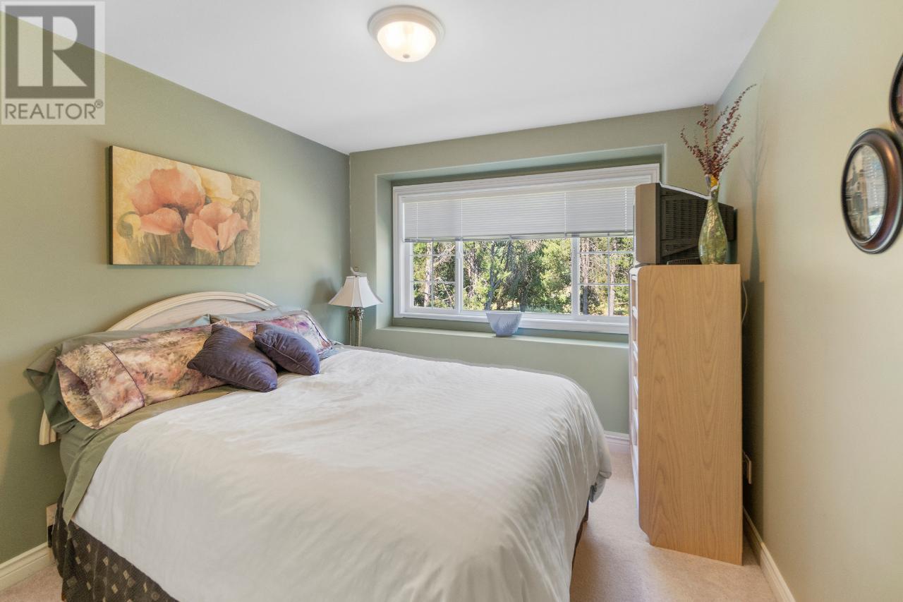 880 Waterloo Road, Castlegar, British Columbia  V1N 4K8 - Photo 51 - 10349457