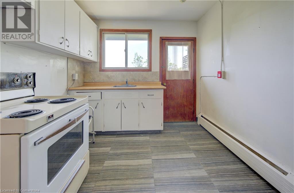 126 Clive Street Unit# 4, Kitchener, Ontario  N2H 3N6 - Photo 9 - 40739587