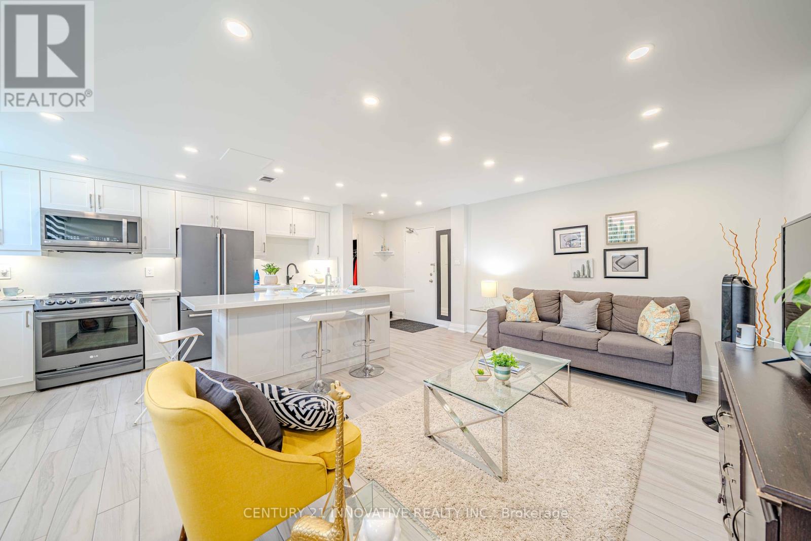 101 - 219 Wilson Avenue, Toronto, Ontario  M5M 3B2 - Photo 2 - C12125094