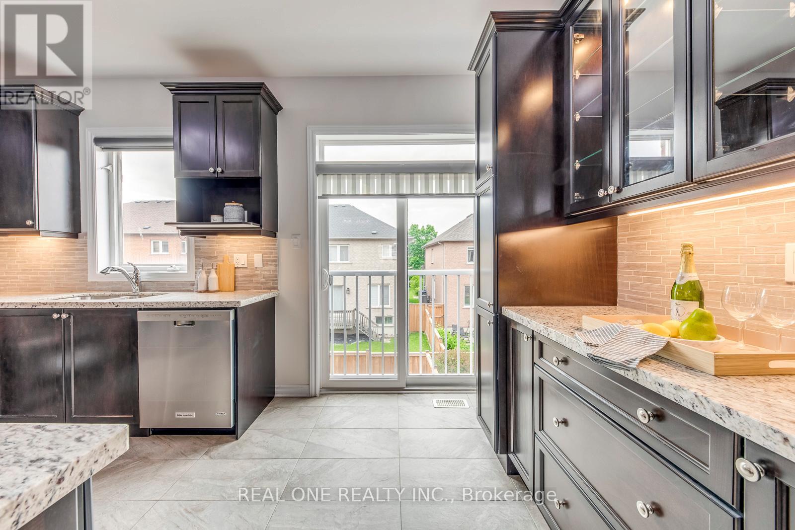 115 Preston Meadow Avenue, Mississauga, Ontario  L4Z 0C3 - Photo 21 - W12208865