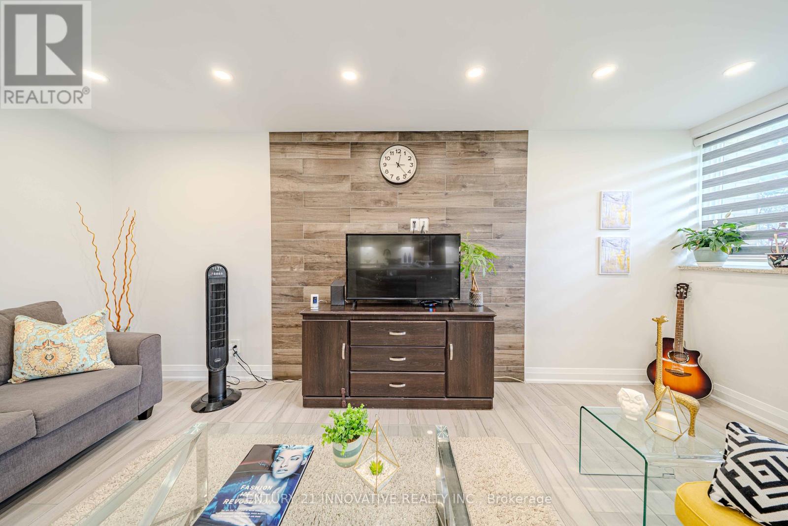 101 - 219 Wilson Avenue, Toronto, Ontario  M5M 3B2 - Photo 6 - C12125094