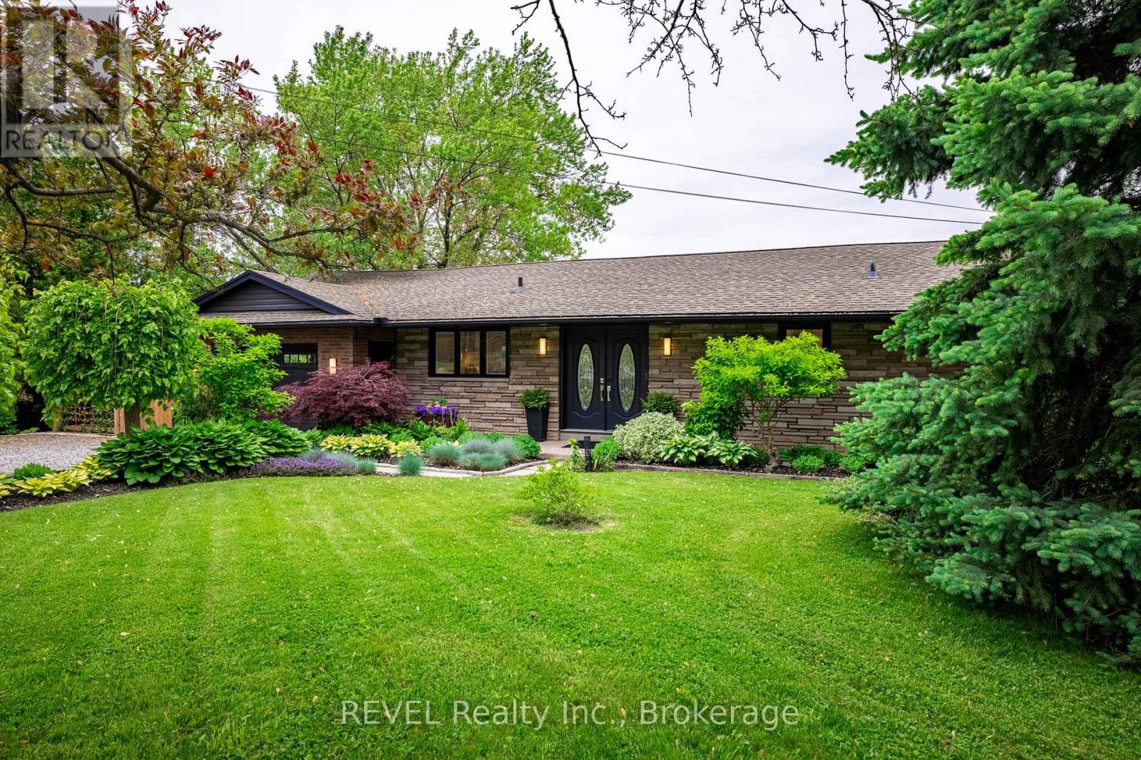 238 Queenston Road, Niagara-On-The-Lake, Ontario  L0S 1J0 - Photo 1 - X12209740