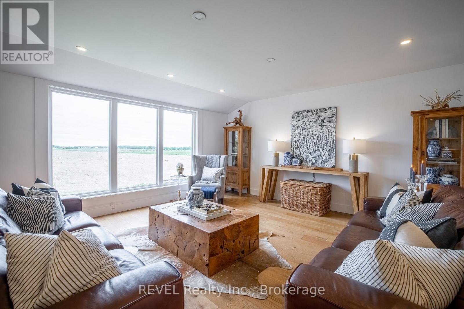 238 Queenston Road, Niagara-On-The-Lake, Ontario  L0S 1J0 - Photo 17 - X12209740