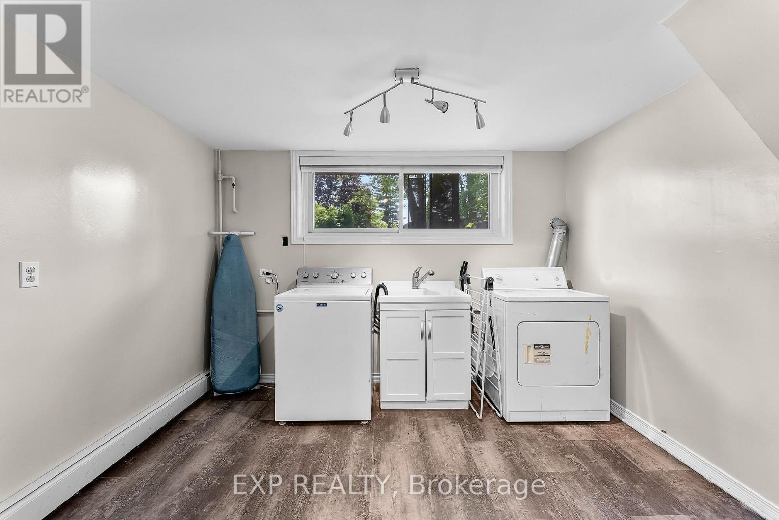19 Oak Court, Welland (Prince Charles), Ontario  L3C 4V1 - Photo 30 - X12209800