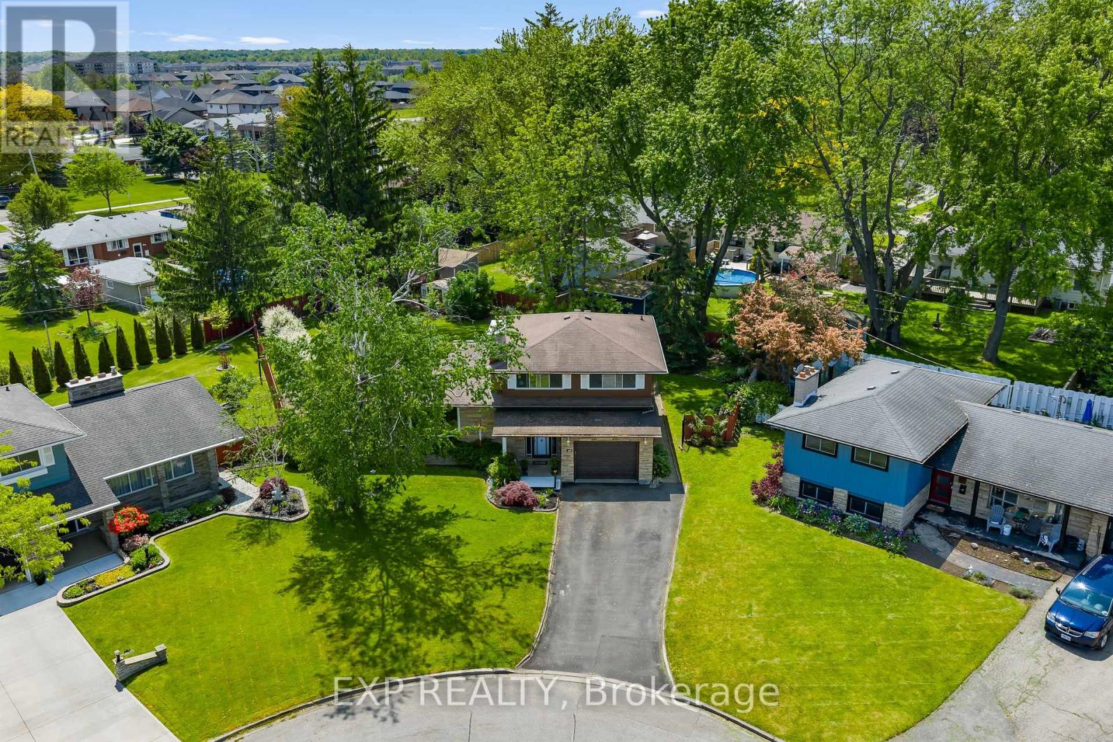 19 Oak Court, Welland (Prince Charles), Ontario  L3C 4V1 - Photo 4 - X12209800