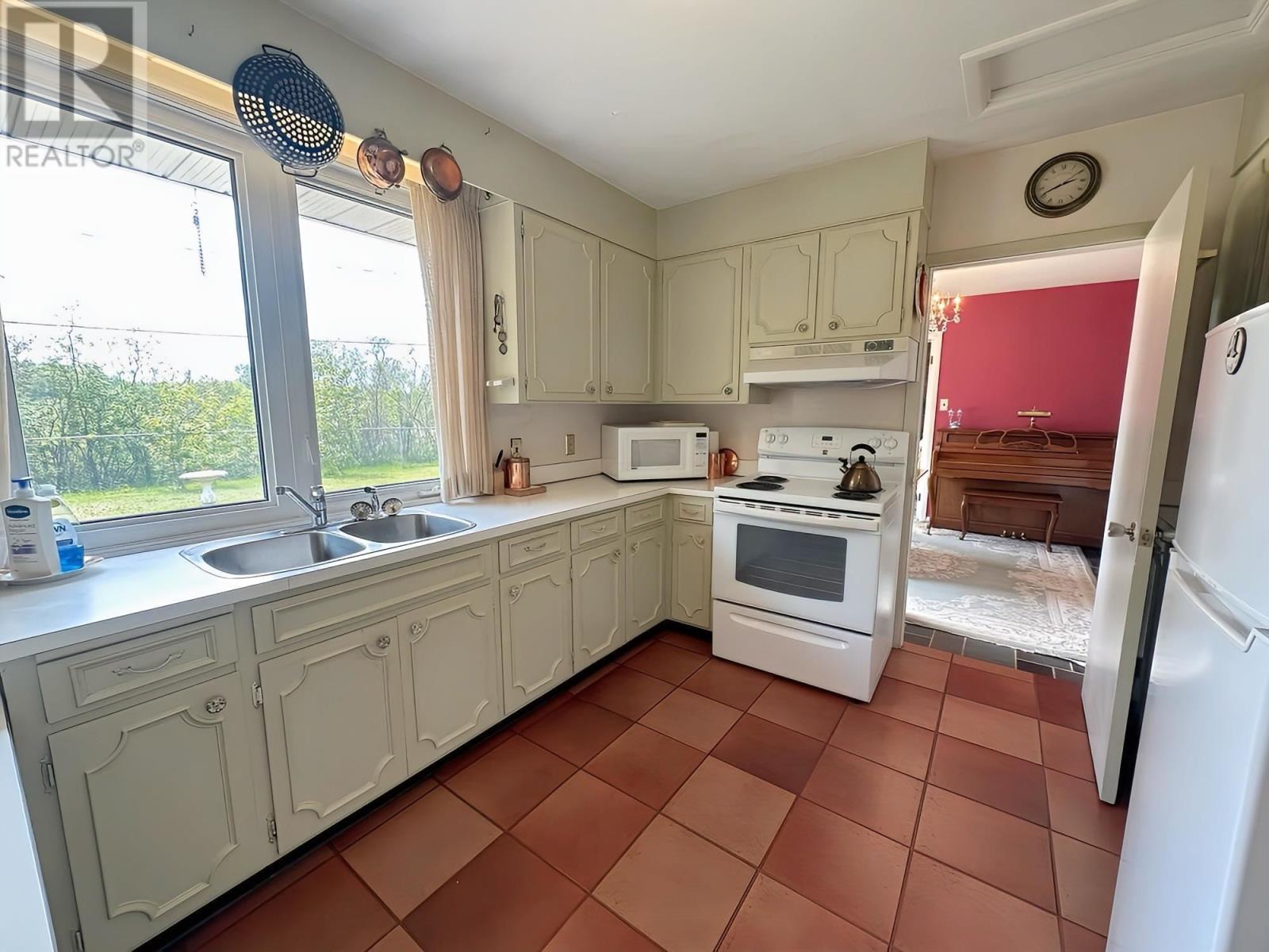 141 Pine Cres, Atikokan, Ontario  P0T 1C0 - Photo 9 - TB251611
