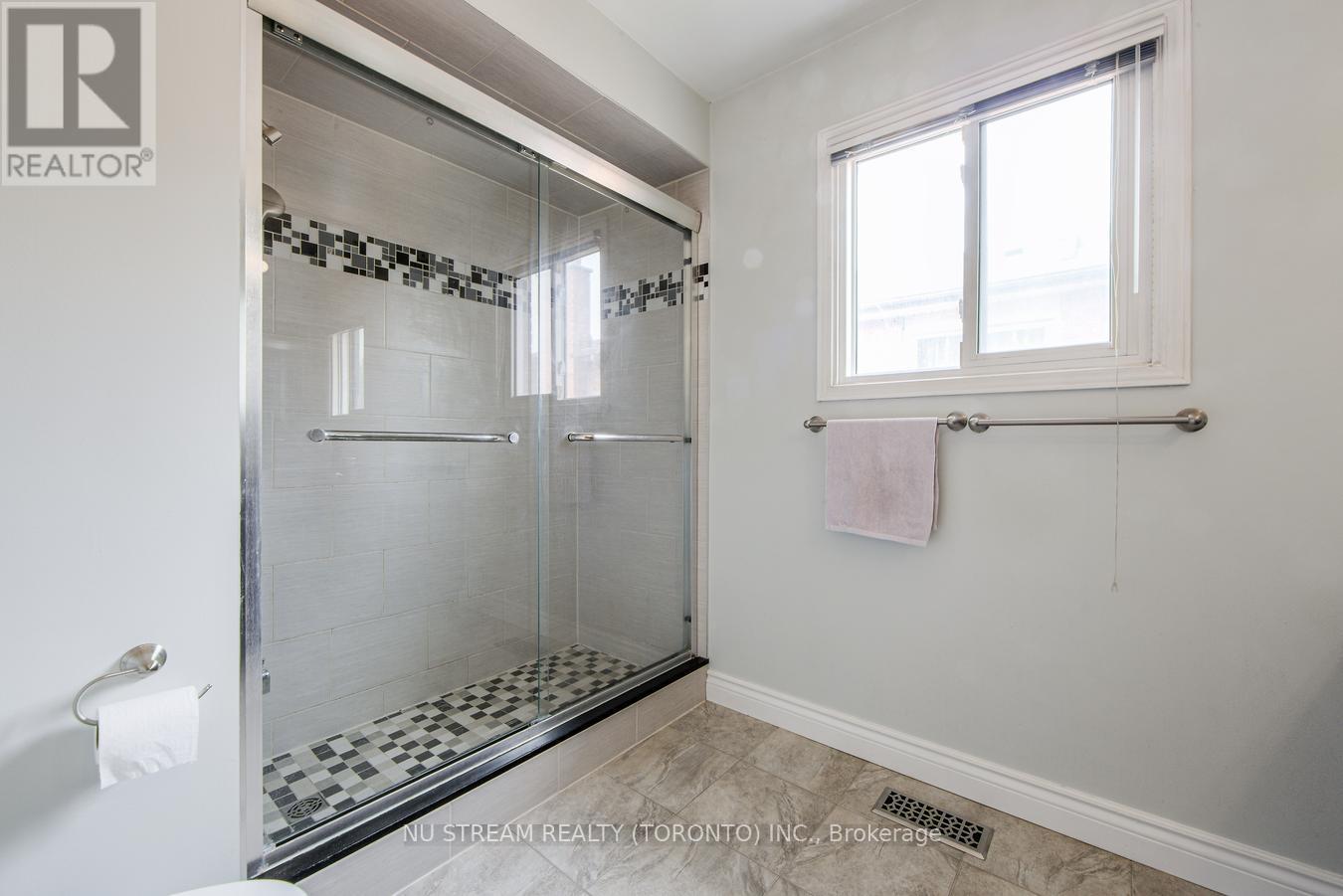 61 Coledale Road, Markham (Unionville), Ontario  L3R 7W7 - Photo 39 - N12209409
