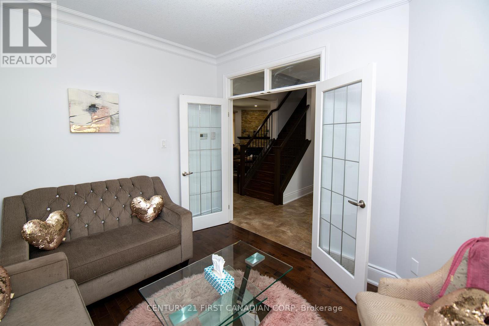 1728 Beaverbrook Avenue, London North, Ontario  N6H 0E4 - Photo 5 - X12208070