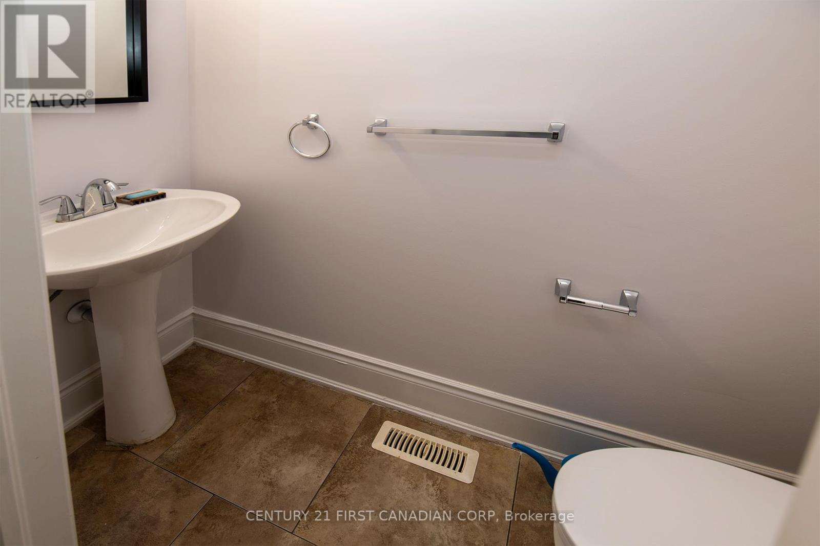 1728 Beaverbrook Avenue, London North, Ontario  N6H 0E4 - Photo 6 - X12208070