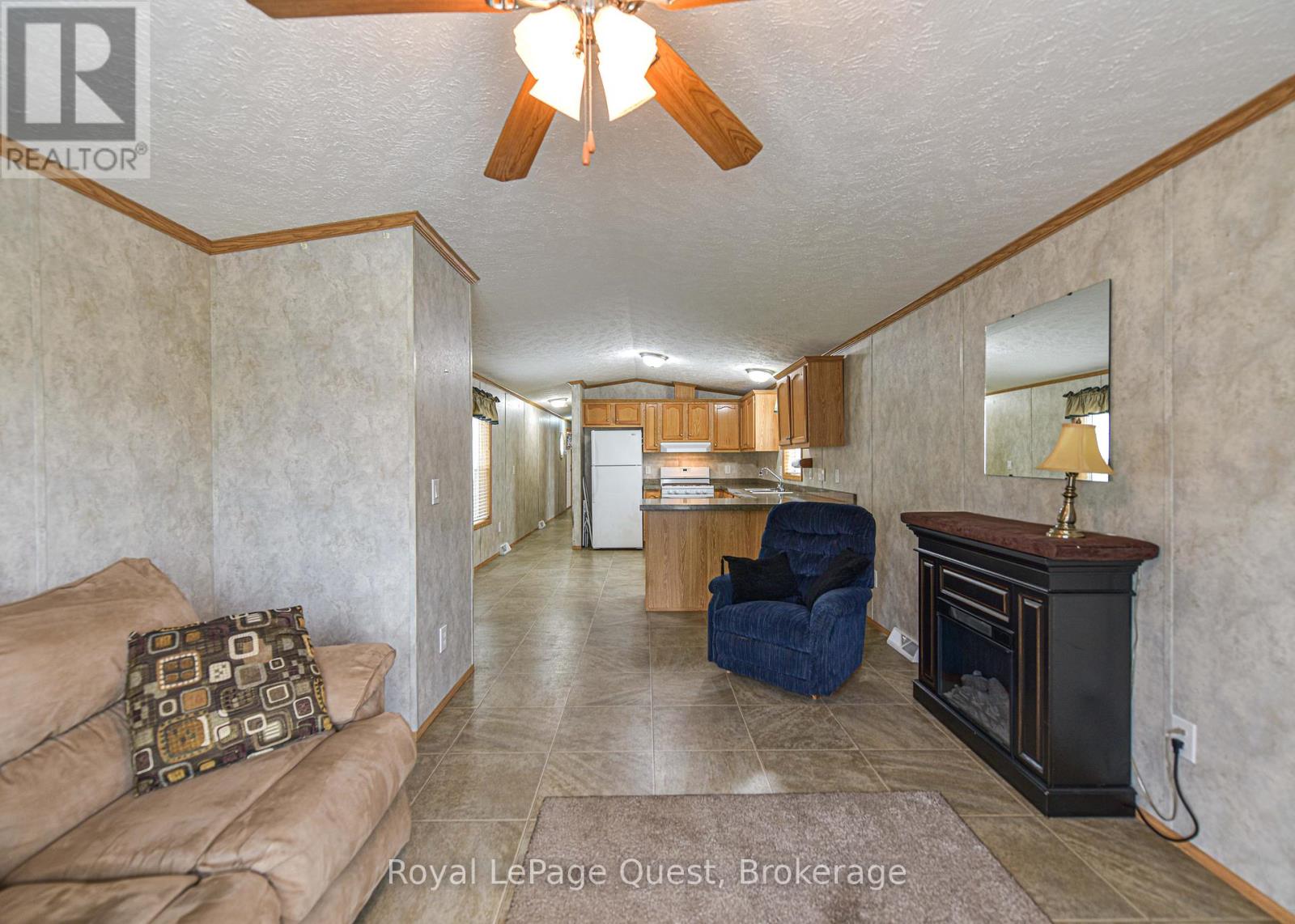 4106 Elaine Street, Severn, Ontario  L3V 6H4 - Photo 11 - S12209843