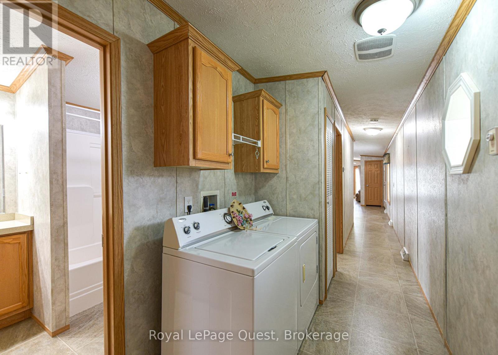4106 Elaine Street, Severn, Ontario  L3V 6H4 - Photo 18 - S12209843