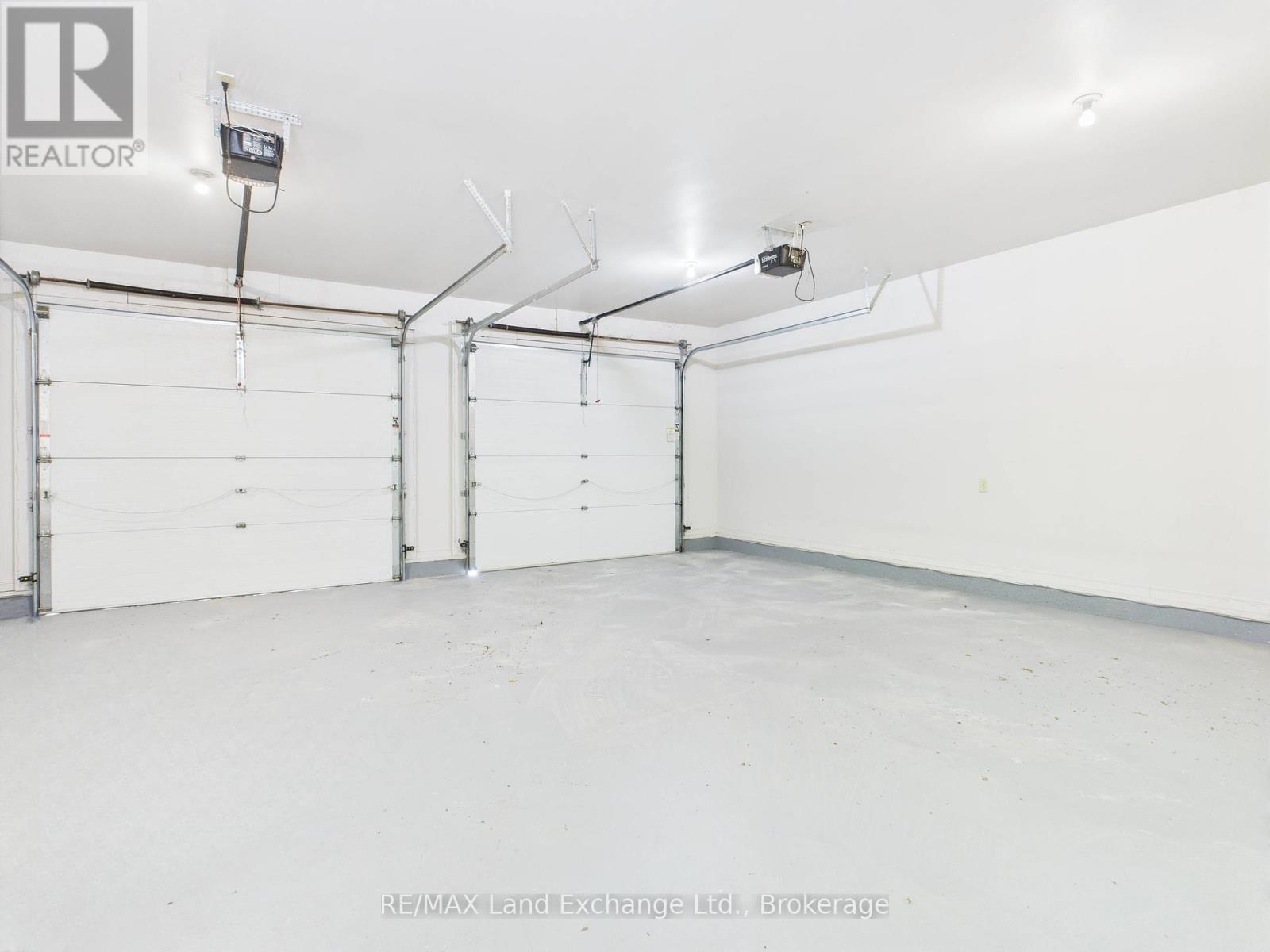 390 Paradise Lake Street, Huron-Kinloss, Ontario  N0G 2H0 - Photo 15 - X12209695