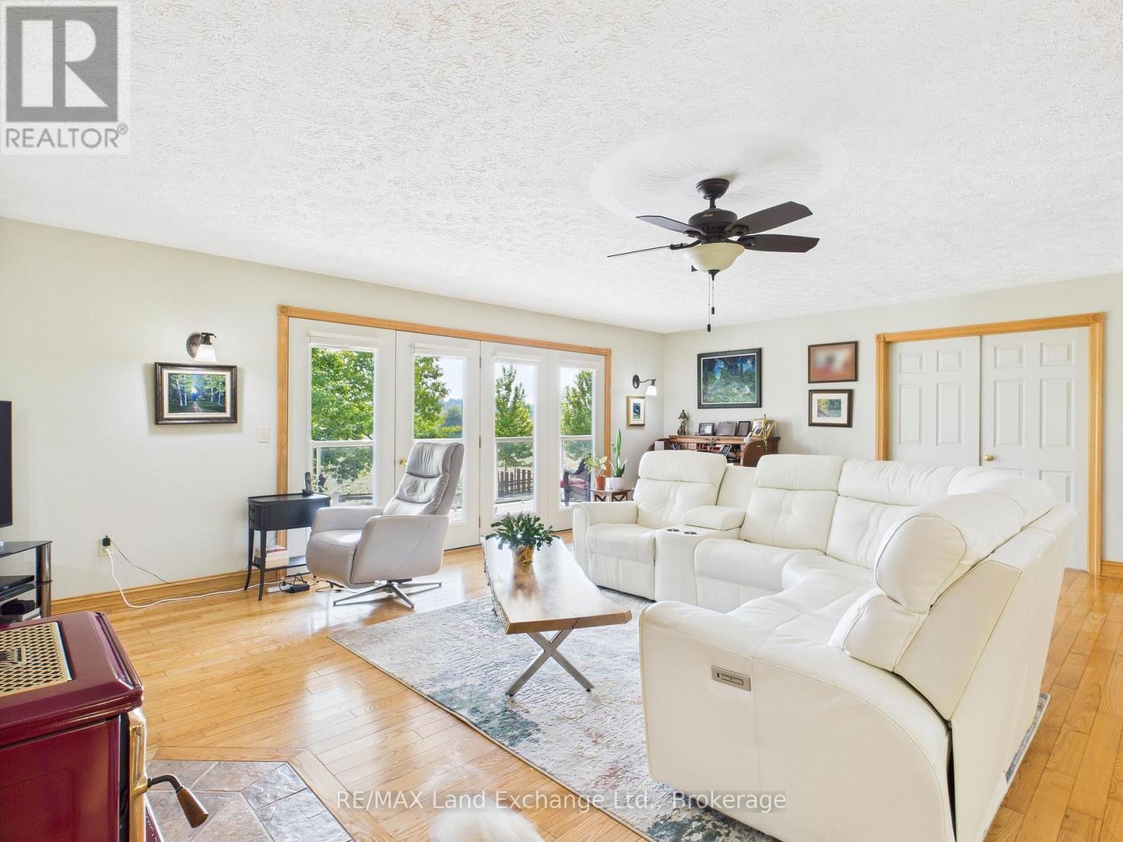 390 Paradise Lake Street, Huron-Kinloss, Ontario  N0G 2H0 - Photo 24 - X12209695