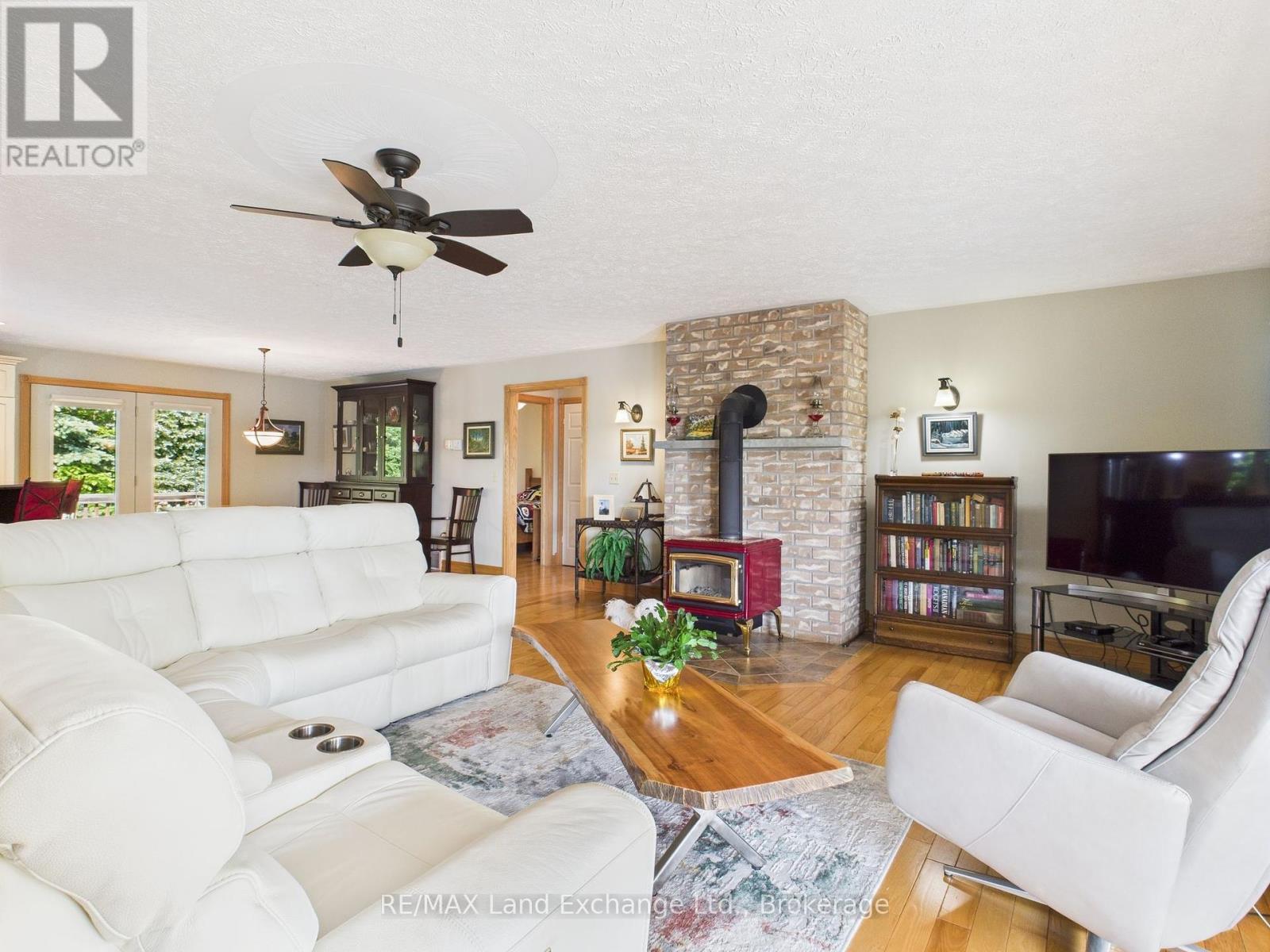390 Paradise Lake Street, Huron-Kinloss, Ontario  N0G 2H0 - Photo 25 - X12209695