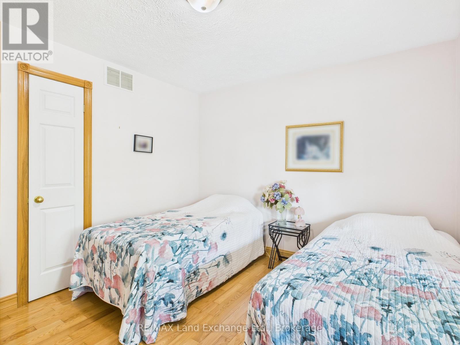 390 Paradise Lake Street, Huron-Kinloss, Ontario  N0G 2H0 - Photo 34 - X12209695