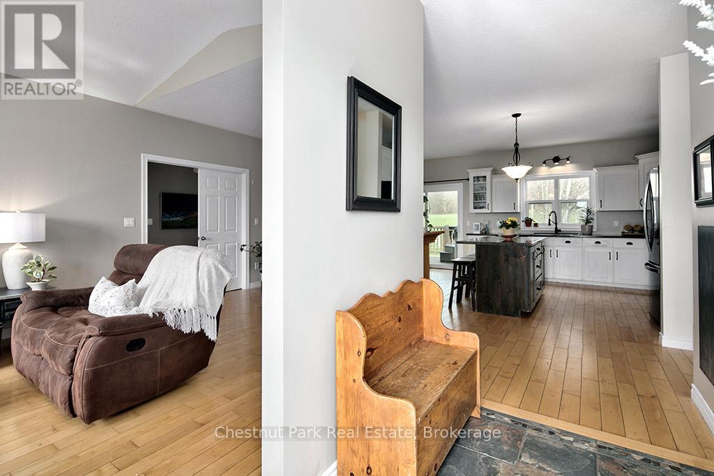 596481 Concession 10, Chatsworth, Ontario  N0H 1R0 - Photo 11 - X12209793