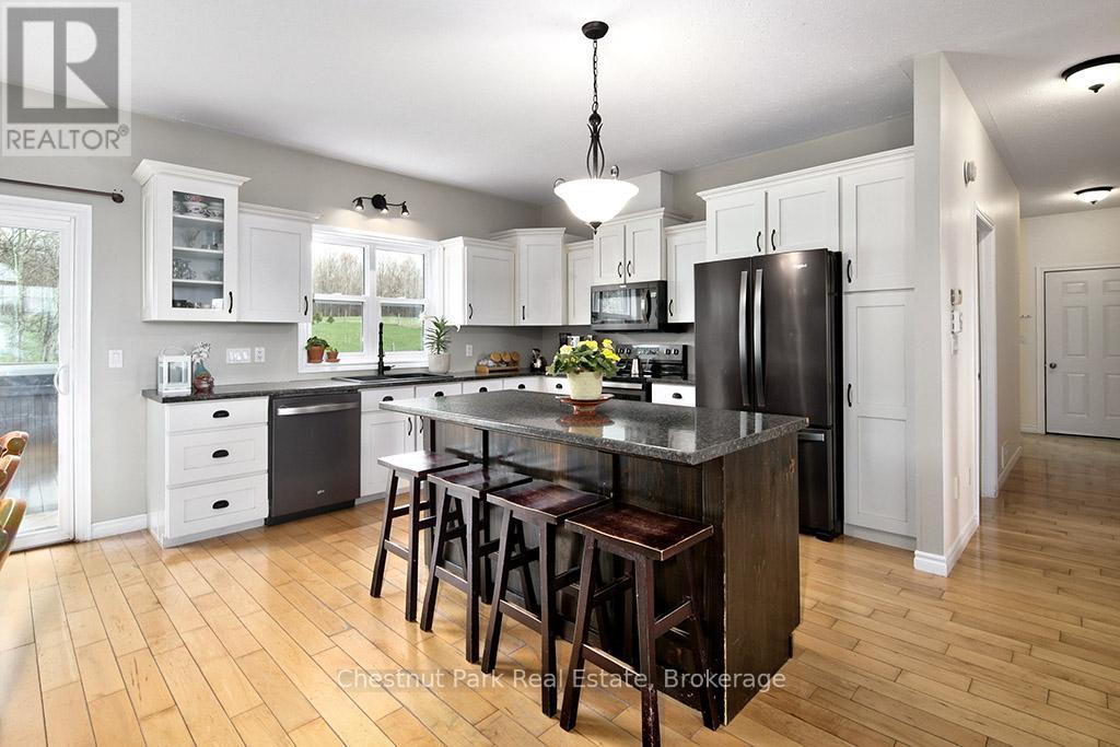 596481 Concession 10, Chatsworth, Ontario  N0H 1R0 - Photo 16 - X12209793