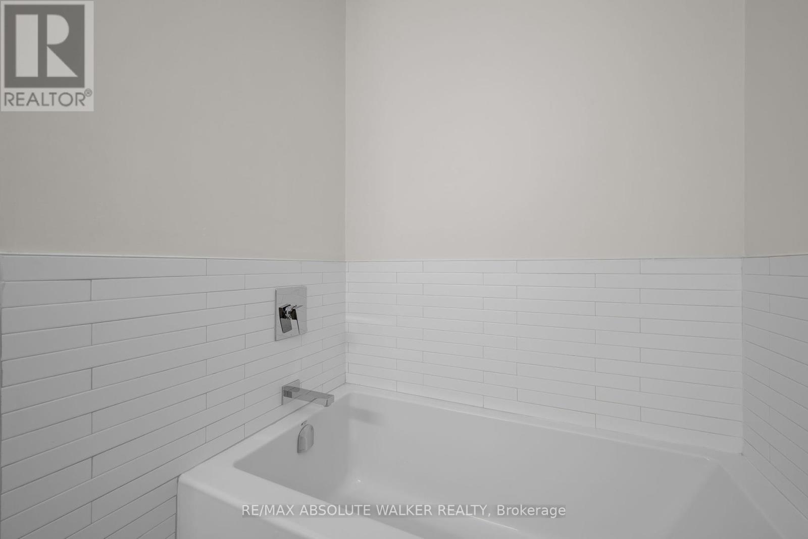 285 Kirchoffer Avenue, Ottawa, Ontario  K2A 1Y1 - Photo 30 - X12209801