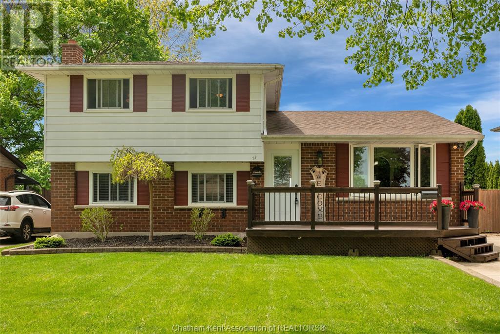 MLS# 25014567: 12 DONALDA DRIVE, Chatham, Canada
