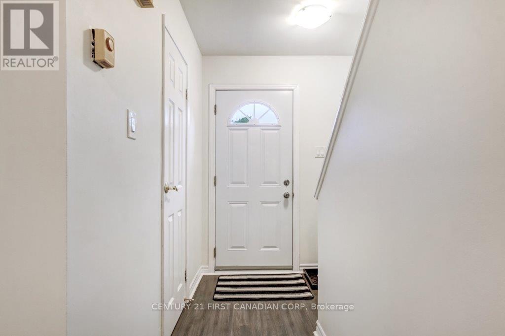 15 - 166 Southdale Road W, London South, Ontario  N6J 2J1 - Photo 3 - X12206581