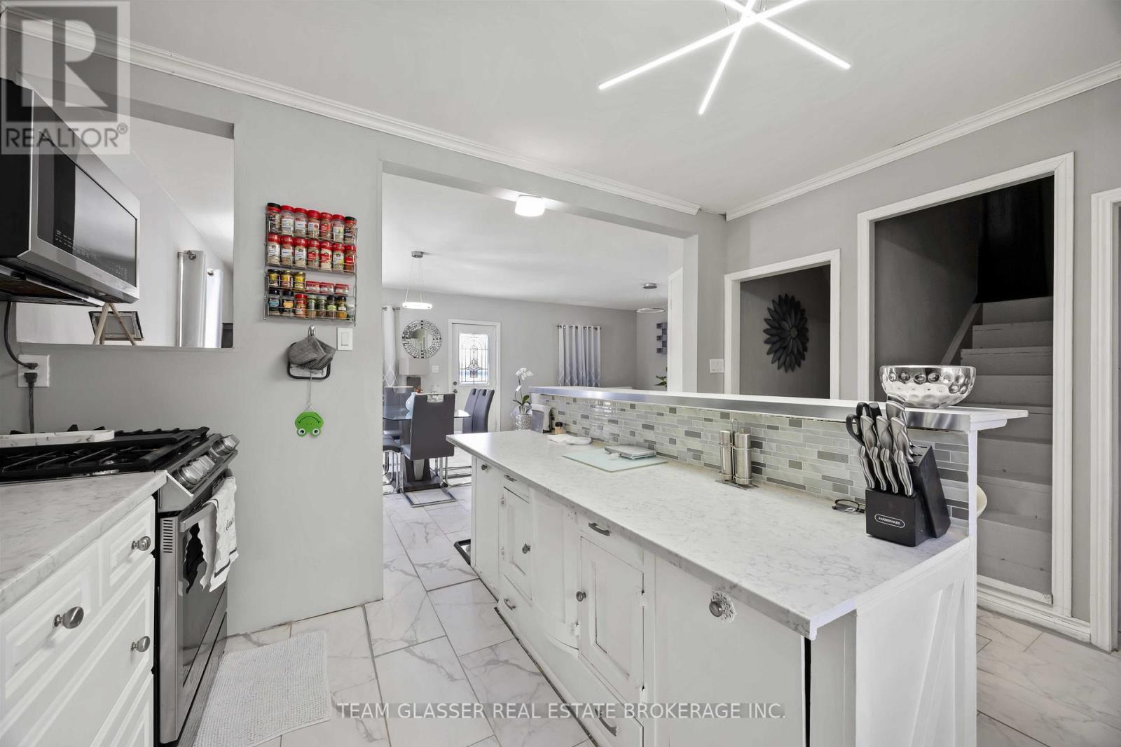 3240 Nauvoo Road, Brooke-Alvinston (Brooke Alvinston), Ontario  N0N 1A0 - Photo 12 - X12209671