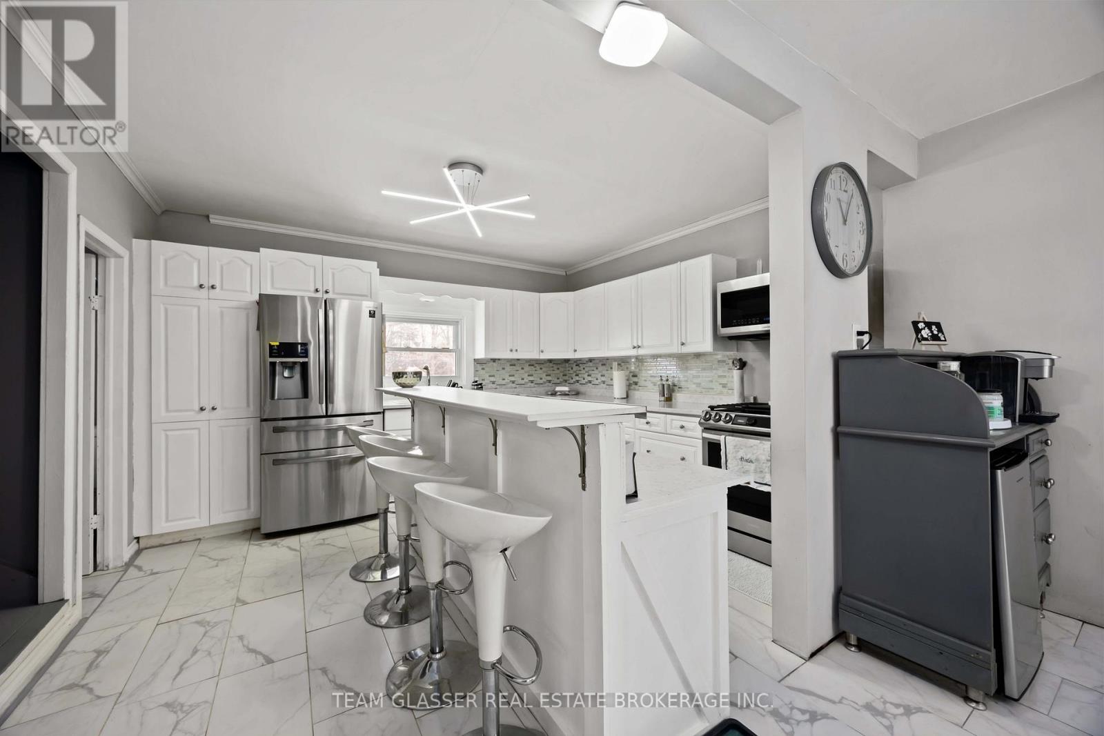 3240 Nauvoo Road, Brooke-Alvinston (Brooke Alvinston), Ontario  N0N 1A0 - Photo 14 - X12209671