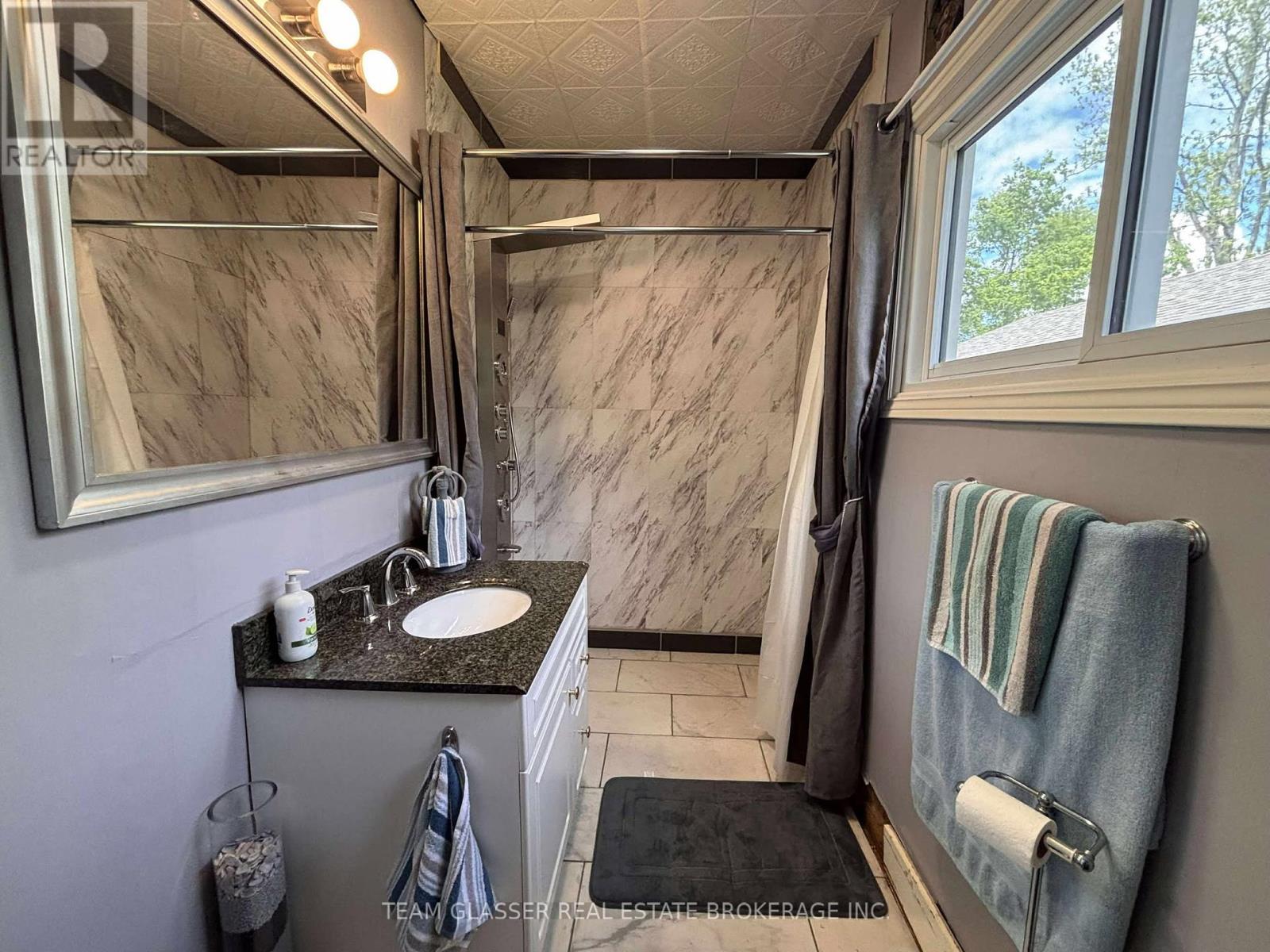 3240 Nauvoo Road, Brooke-Alvinston (Brooke Alvinston), Ontario  N0N 1A0 - Photo 17 - X12209671