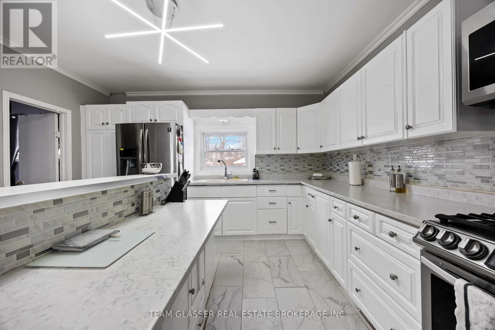 3240 Nauvoo Road, Brooke-Alvinston (Brooke Alvinston), Ontario  N0N 1A0 - Photo 11 - X12209671