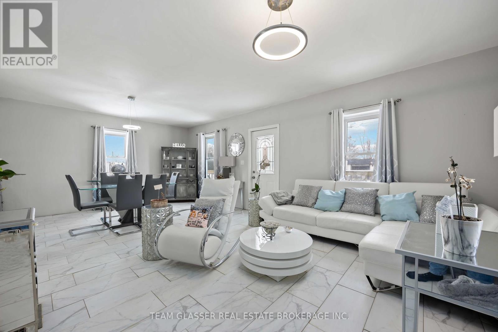 3240 Nauvoo Road, Brooke-Alvinston (Brooke Alvinston), Ontario  N0N 1A0 - Photo 2 - X12209671