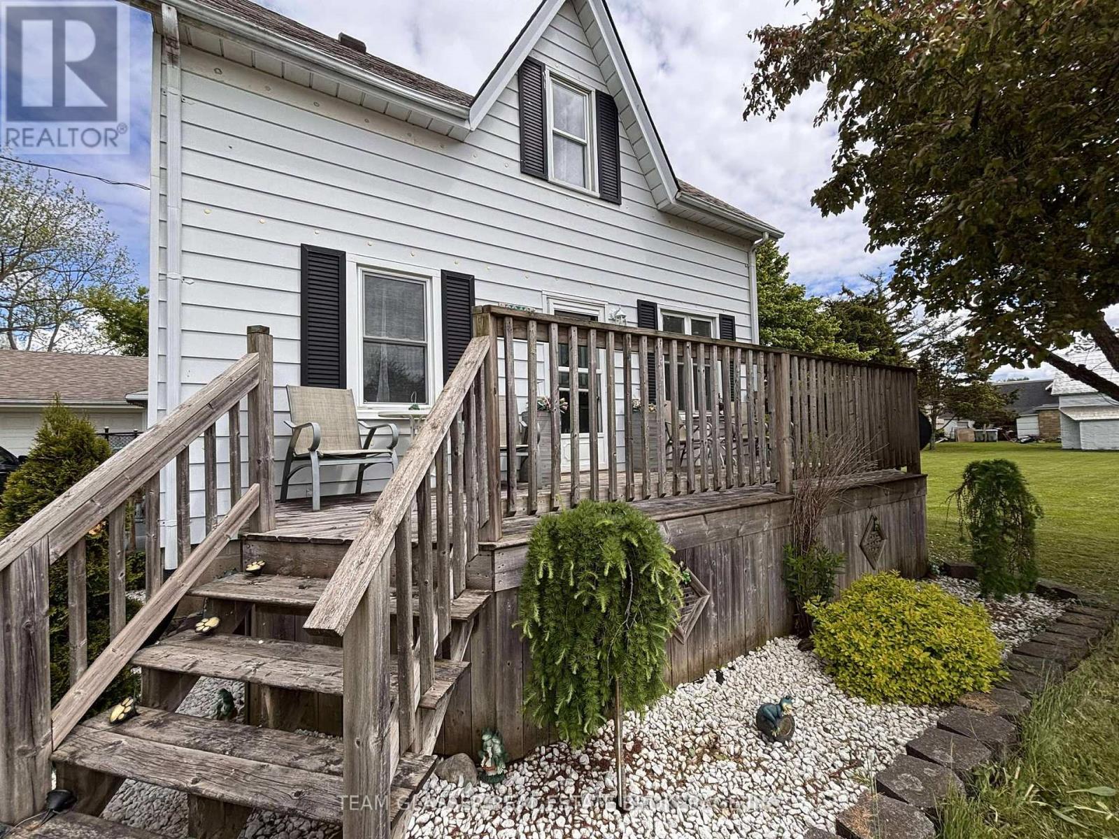 3240 Nauvoo Road, Brooke-Alvinston (Brooke Alvinston), Ontario  N0N 1A0 - Photo 35 - X12209671