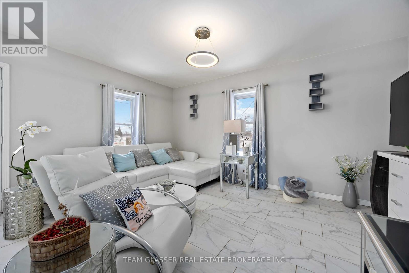 3240 Nauvoo Road, Brooke-Alvinston (Brooke Alvinston), Ontario  N0N 1A0 - Photo 8 - X12209671