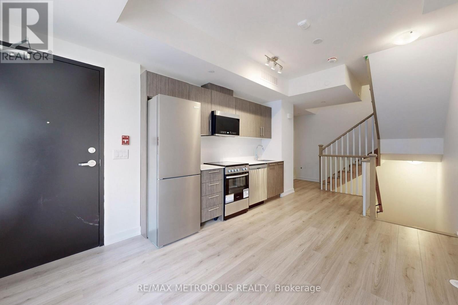 42 - 871 Sheppard Avenue W, Toronto, Ontario  M3H 0E8 - Photo 2 - C12209558