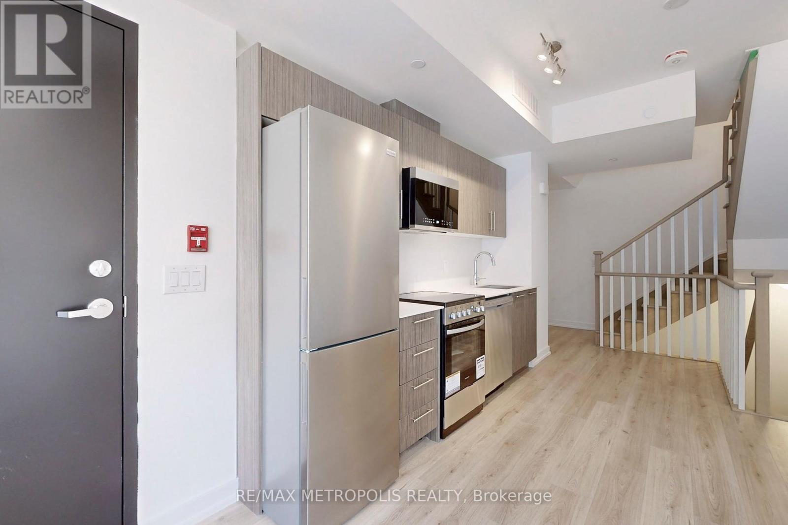 42 - 871 Sheppard Avenue W, Toronto, Ontario  M3H 0E8 - Photo 4 - C12209558