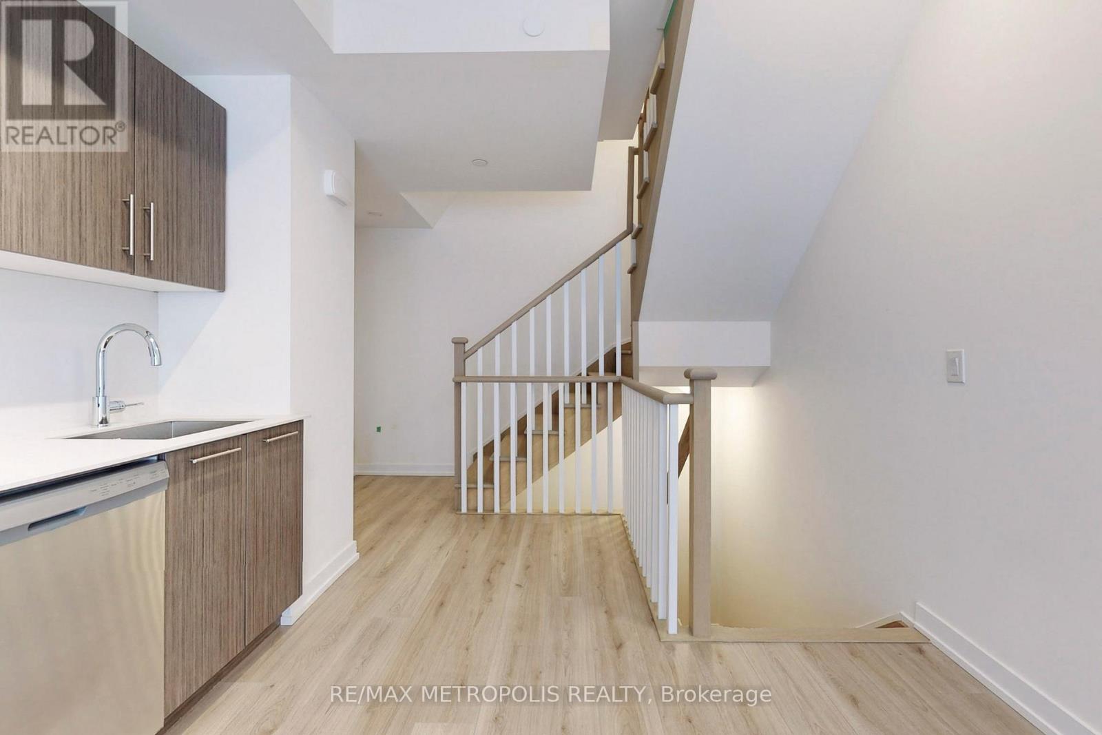 42 - 871 Sheppard Avenue W, Toronto, Ontario  M3H 0E8 - Photo 9 - C12209558