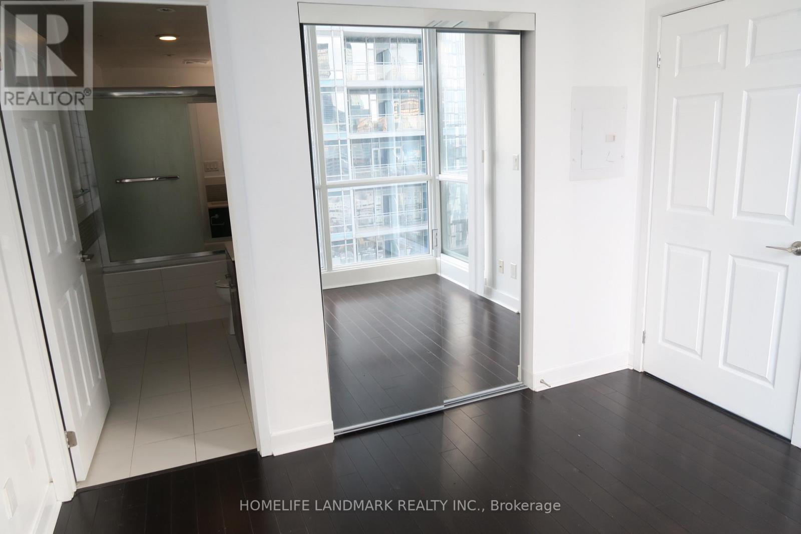 3209 - 295 Adelaide Street W, Toronto (Waterfront Communities), Ontario  M5V 0L4 - Photo 9 - C12209570