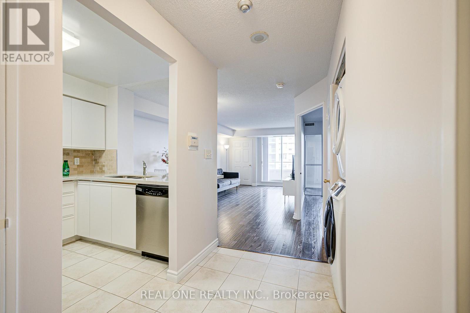 901 - 35 Empress Avenue, Toronto (Willowdale East), Ontario  M2N 6T3 - Photo 4 - C12209585