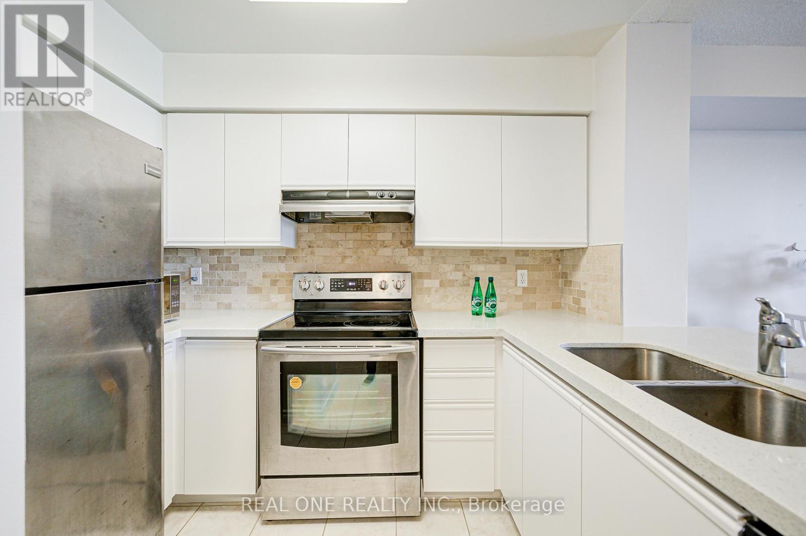 901 - 35 Empress Avenue, Toronto (Willowdale East), Ontario  M2N 6T3 - Photo 5 - C12209585