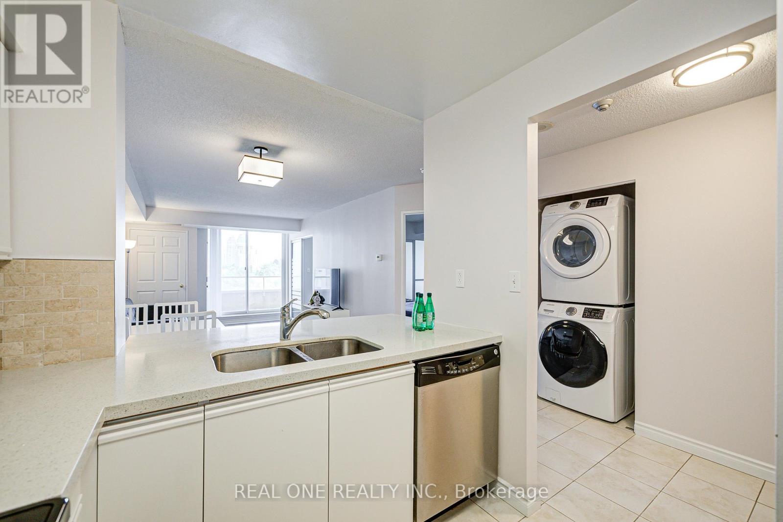 901 - 35 Empress Avenue, Toronto (Willowdale East), Ontario  M2N 6T3 - Photo 7 - C12209585